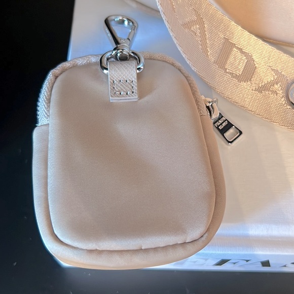 Prada Re-Edition 2005 re-nylon bag - Picture 7 of 8